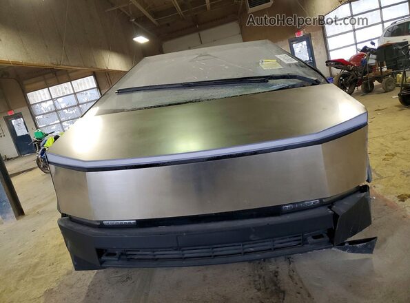 7G2CEHED6SA078564 2025 TESLA CYBERTRUCK Silver Front view