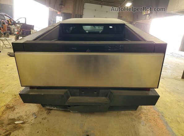 7G2CEHED6SA078564 2025 TESLA CYBERTRUCK Silver Rear view