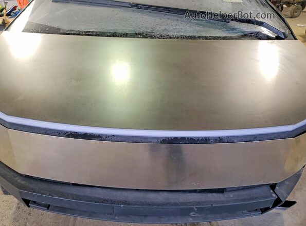 7G2CEHED6SA078564 2025 TESLA CYBERTRUCK Silver Rear interior view