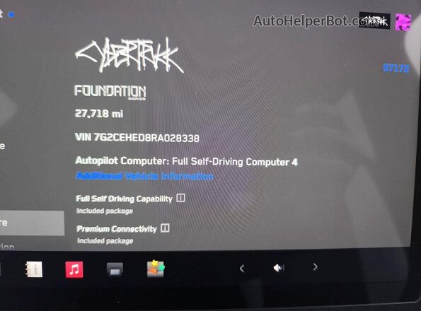 7G2CEHED8RA028338 2024 TESLA CYBERTRUCK Green Widok komory silnika