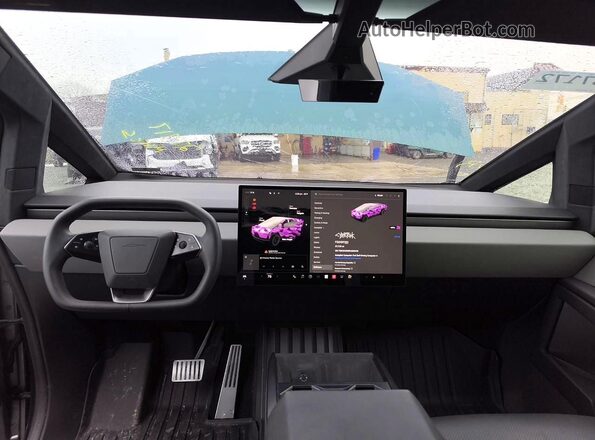 7G2CEHED8RA028338 2024 TESLA CYBERTRUCK Green Widok deski rozdzielczej