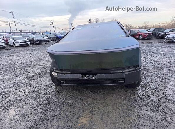 7G2CEHED8RA028338 2024 TESLA CYBERTRUCK Green Widok z przodu