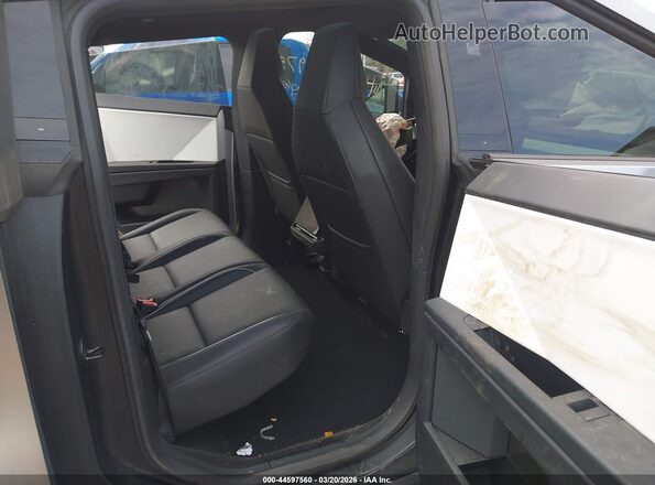 7G2CEHED9RA053653 2024 TESLA CYBERTRUCK Silver Vista de la etiqueta del VIN