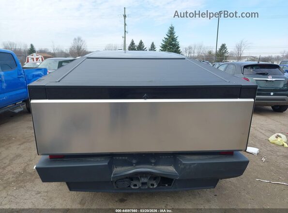 7G2CEHED9RA053653 2024 TESLA CYBERTRUCK Silver 