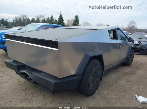 7G2CEHED9RA053653 2024 TESLA CYBERTRUCK Silver Trasero derecho