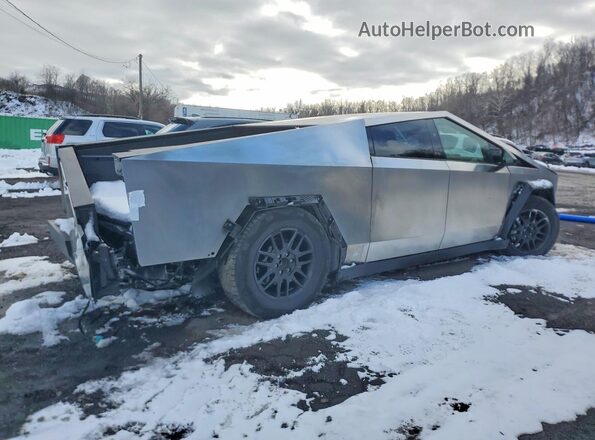 7G2CEHEE1SA075287 2025 TESLA CYBERTRUCK Silver Rear right
