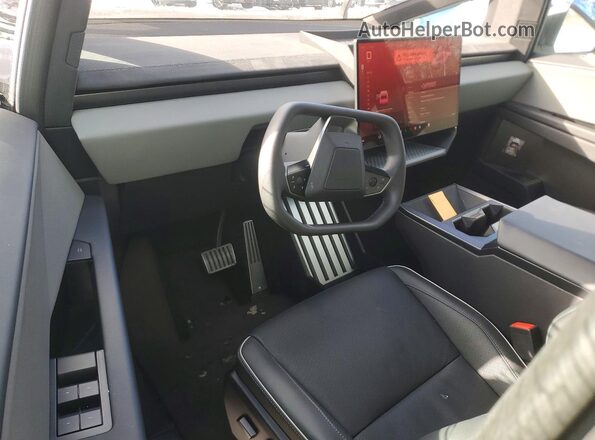 7G2CEHEE1SA075287 2025 TESLA CYBERTRUCK Silver Dashboard view
