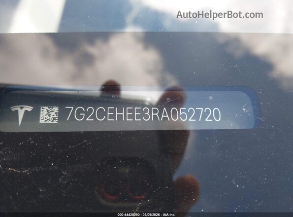 7G2CEHEE3RA052720 2024 TESLA CYBERTRUCK Silver Вид підкапотного простору
