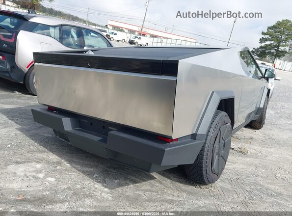 7G2CEHEE3RA052720 2024 TESLA CYBERTRUCK Silver Задня права чверть