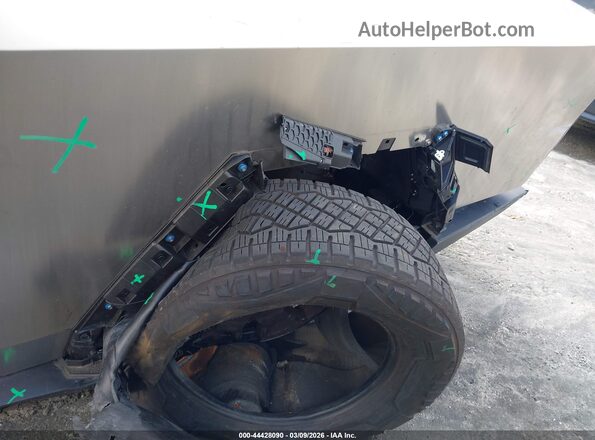7G2CEHEE3RA052720 2024 TESLA CYBERTRUCK Silver 