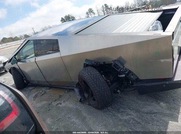 7G2CEHEE3RA052720 2024 TESLA CYBERTRUCK Silver Вид задньої частини салону