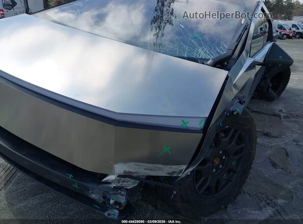 7G2CEHEE3RA052720 2024 TESLA CYBERTRUCK Silver 
