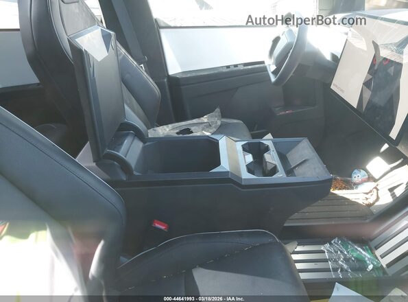 7G2CEHEE6RA017282 2024 TESLA CYBERTRUCK Gray Սալոնի դիմացի տեսք