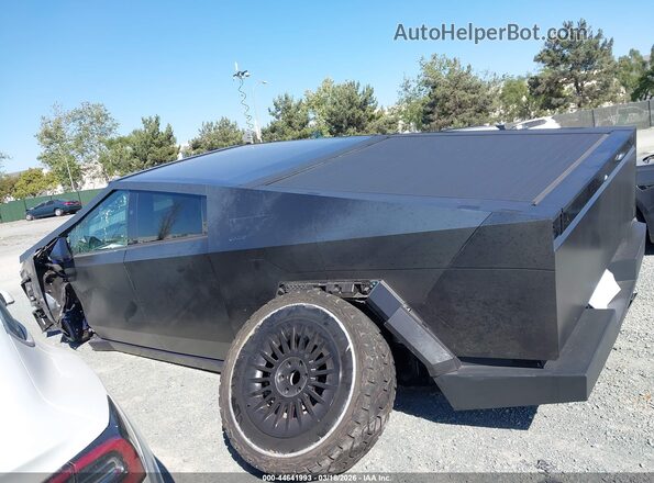 7G2CEHEE6RA017282 2024 TESLA CYBERTRUCK Gray Սալոնի հետևի տեսք