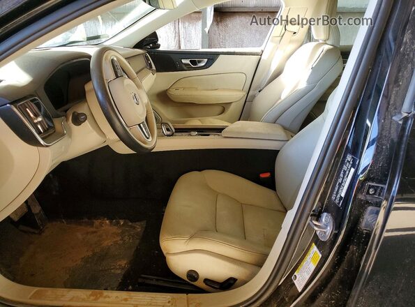7JRL12FL4RG281264 2024 VOLVO S60 Black Вид салону спереду