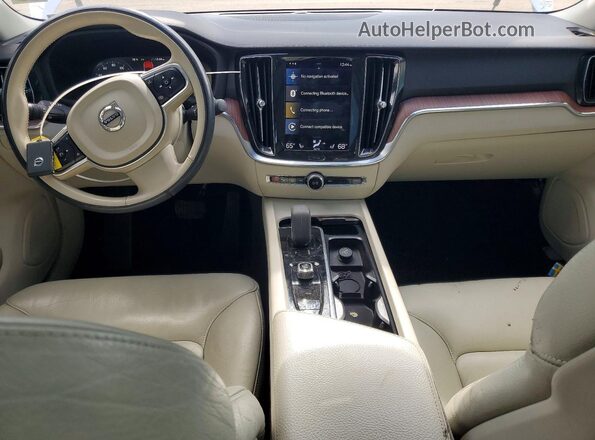 7JRL12FZ2NG160148 2022 VOLVO S60 White Vista del salpicadero