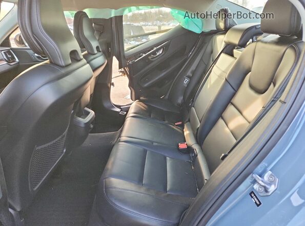 7JRL12FZ6NG155941 2022 VOLVO S60 Gray Vista de los asientos traseros