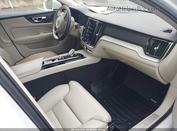 7JRL12TL3NG177766 2022 VOLVO S60 White წინა სალონის ხედი