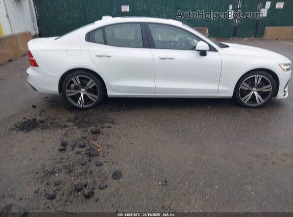 7JRL12TL3NG177766 2022 VOLVO S60 White უკანა სალონის ხედი