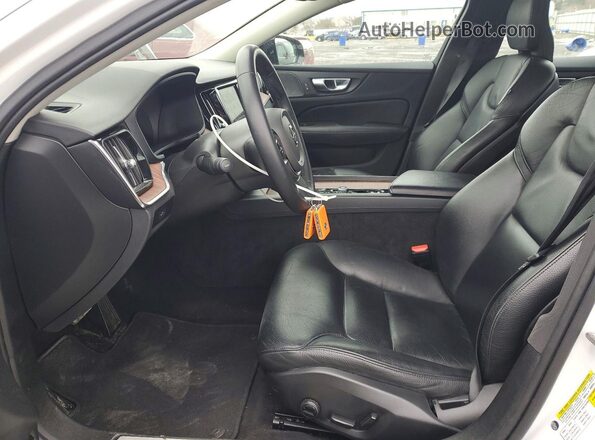 7JRL12TL4RG282631 2024 VOLVO S60 White Front interior view
