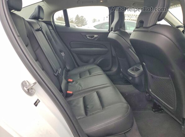 7JRL12TL4RG282631 2024 VOLVO S60 White Rear seats view