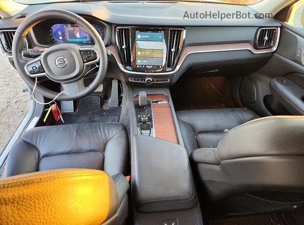 7JRL12TLXRG298140 2024 VOLVO S60 Green Առջևի վահանակի տեսք