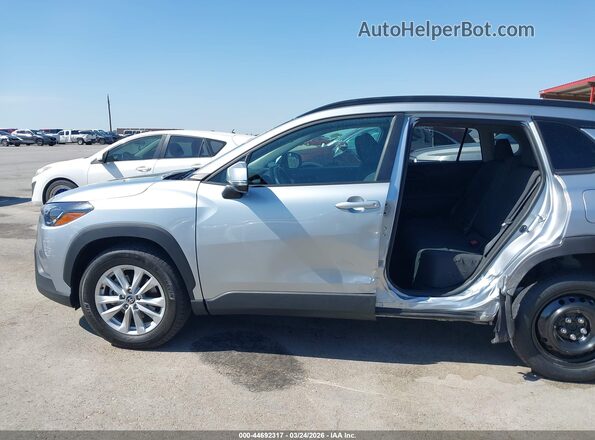 7MUCAAAG7PV048345 2023 TOYOTA LL Серебряный Вид спереди