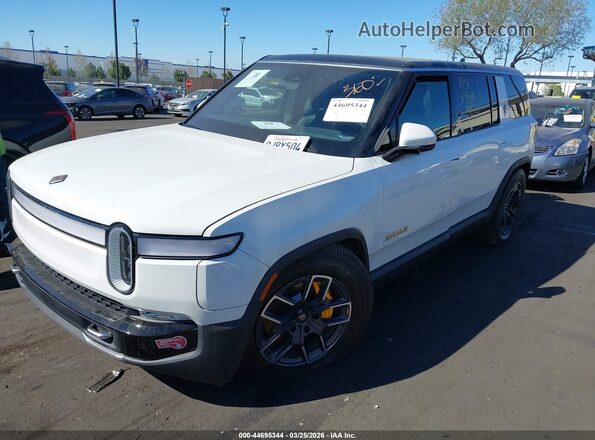 7PDSGABA2PN019817 2023 RIVIAN R1S White წინა მარცხენა ხედი სამი მეოთხედიდან