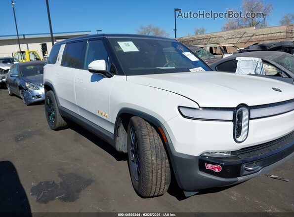7PDSGABA2PN019817 2023 RIVIAN R1S White სალონის 360-გრადუსიანი ხედი