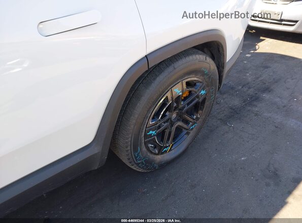 7PDSGABA2PN019817 2023 RIVIAN R1S White ხელსაწყოთა პანელის ხედი