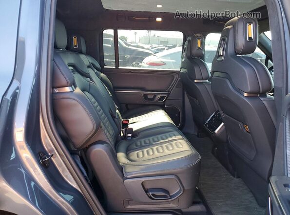 7PDSGABA4PN016904 2023 RIVIAN R1S Gray უკანა სალონის ხედი