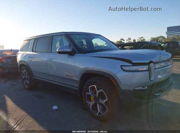 7PDSGABA4RN033589 2024 RIVIAN R1S Silver უკანა სალონის ხედი