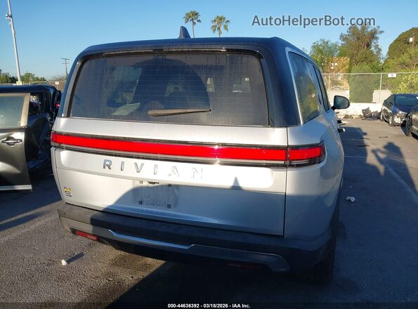 7PDSGABA4RN033589 2024 RIVIAN R1S Silver 