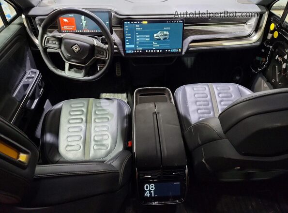 7PDSGABL1NN001680 2022 RIVIAN R1S Black Widok deski rozdzielczej