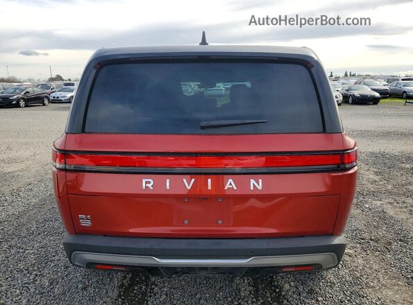 7PDSGBBA2RN030020 2024 RIVIAN R1S Red Вид ззаду