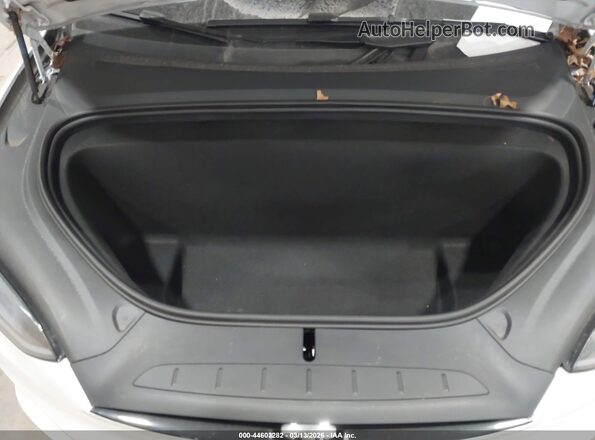 7SAXCBE6XSF469957 2025 TESLA MODEL X White Rear view