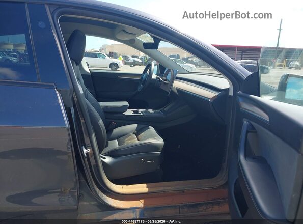 7SAYGAEE9RF118803 2024 TESLA MODEL Y Black Սալոնի դիմացի տեսք
