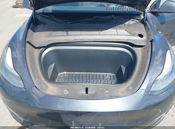 7SAYGAEE9RF118803 2024 TESLA MODEL Y Black Հետևի տեսք