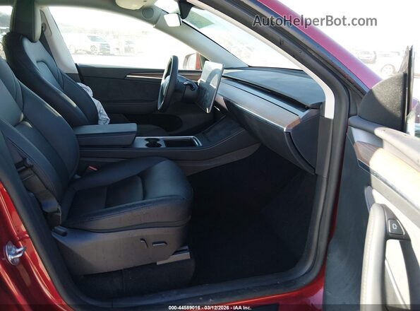 7SAYGAEEXRF074343 2024 TESLA MODEL Y Red Սալոնի դիմացի տեսք