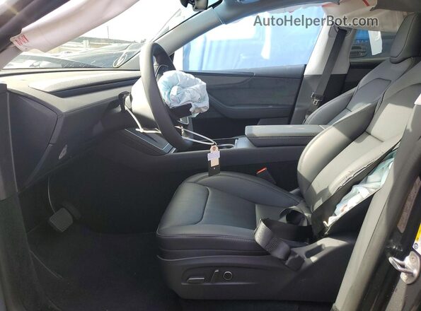 7SAYGDED1TF537387 2026 TESLA MODEL Black Front interior view