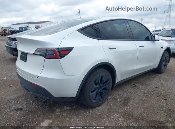 7SAYGDED2RF129781 2024 TESLA MODEL Y White 