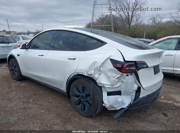 7SAYGDED2RF129781 2024 TESLA MODEL Y White 