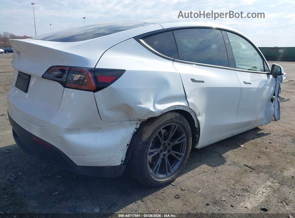 7SAYGDED3RF158528 2024 TESLA MODEL Y Белый Задняя правая четверть