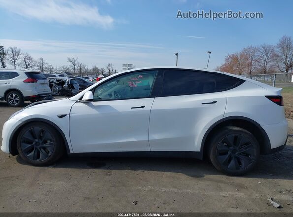 7SAYGDED3RF158528 2024 TESLA MODEL Y Белый Панорамный вид салона 360°