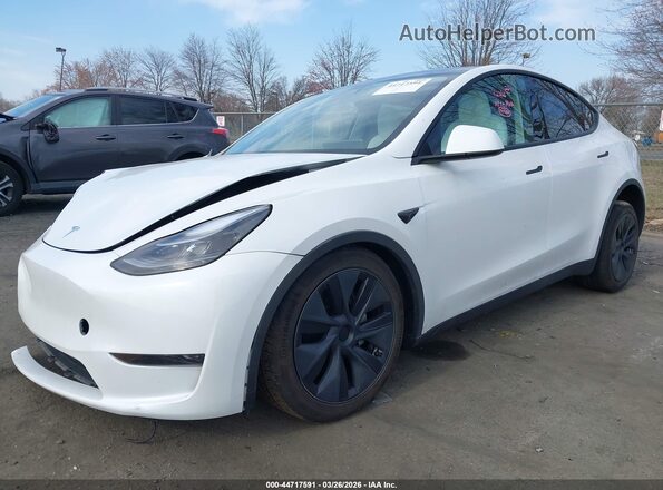 7SAYGDED3RF158528 2024 TESLA MODEL Y Белый Передняя левая четверть