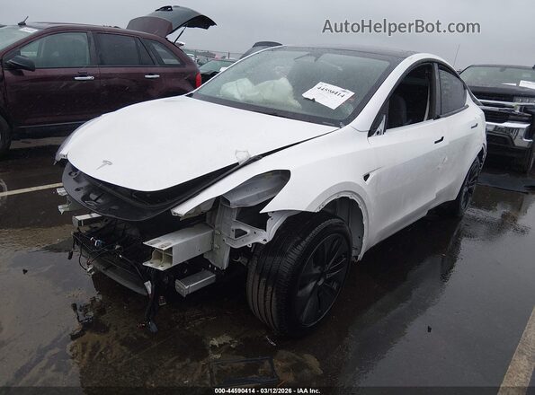 7SAYGDED4SA374116 2025 TESLA MODEL Y White Առջևի ձախ երեք քառորդ տեսարան