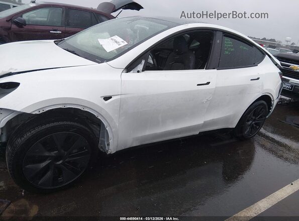 7SAYGDED4SA374116 2025 TESLA MODEL Y White Սալոնի 360 աստիճան տեսք