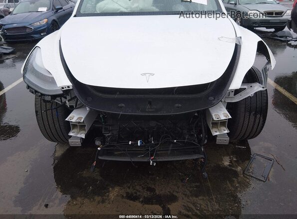 7SAYGDED4SA374116 2025 TESLA MODEL Y White Սարքավորումների վահանակի տեսք