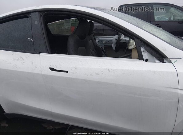 7SAYGDED4SA374116 2025 TESLA MODEL Y White 