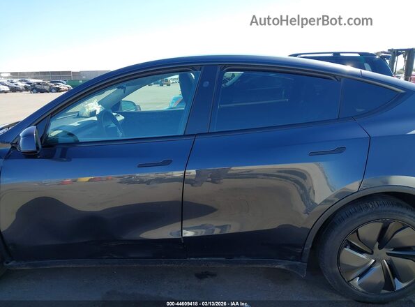 7SAYGDED4TA463900 2026 TESLA MODEL Y Gray Widok wnętrza 360 stopni